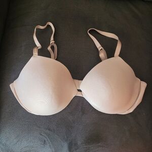 Victoria's Secret Lightly Lined Plunge Underwire Bra Size 38C in Nude Color EUC